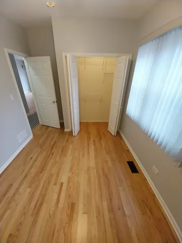 $2,100 | 4552 North Newland Avenue, Unit 1, Harwood Heights, IL 60706