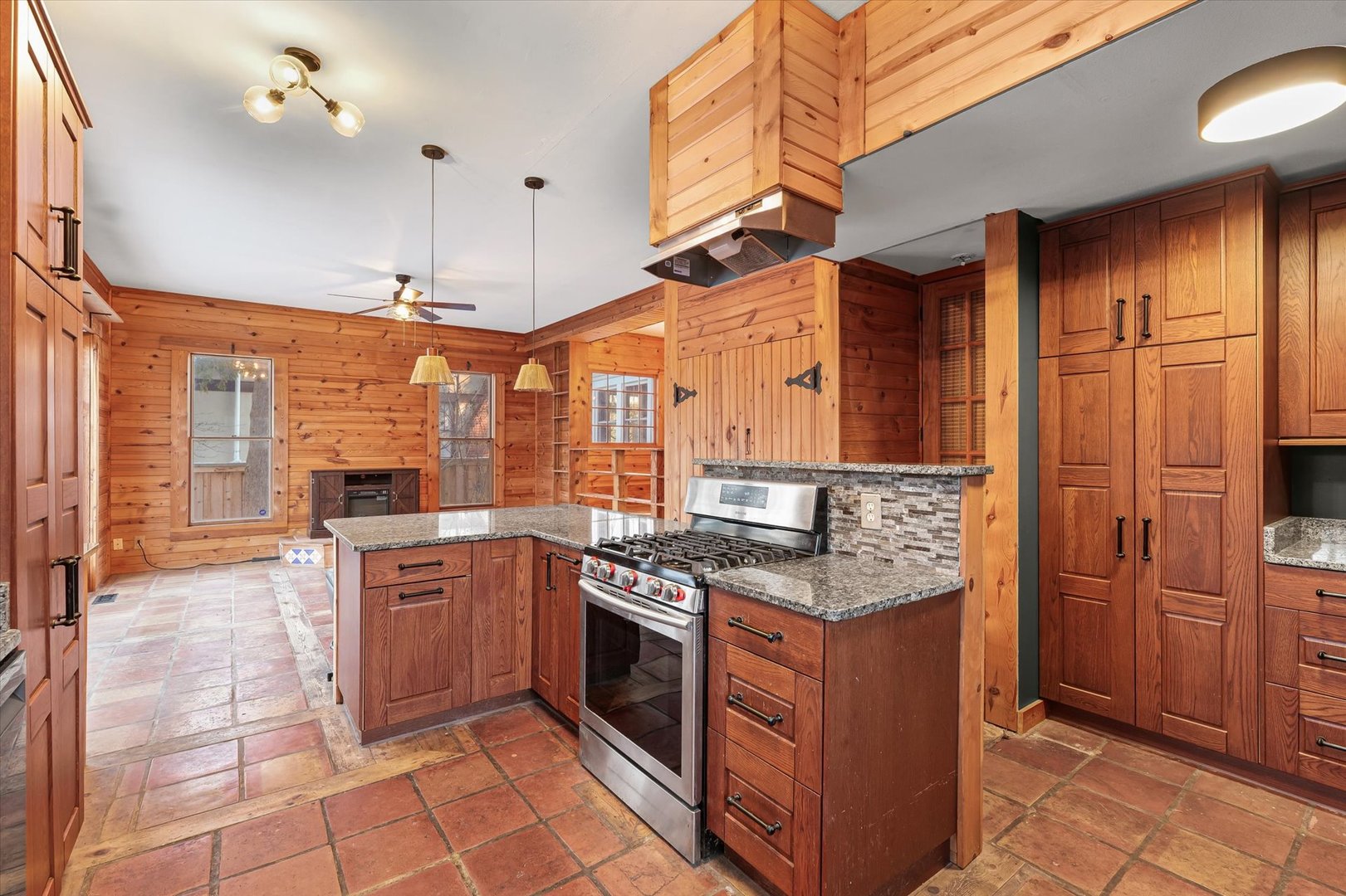 702 West Iowa Street Urbana, IL 61801 - Photo 12 of 44