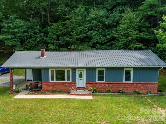 $285,000 | 638 Three Quarter Creek Road, Burnsville, NC 28714