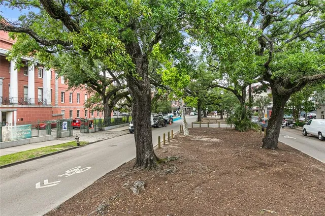 $249,500 | 427 Esplanade Avenue, Unit 105, New Orleans, LA 70116