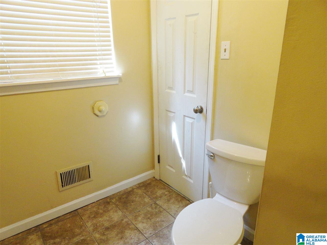 940 Longview Circle Adamsville, AL 35005 - Photo 9 of 27