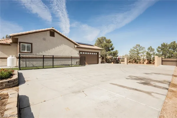 $2,420,000 | 601 Sandy Drive, Henderson, NV 89002