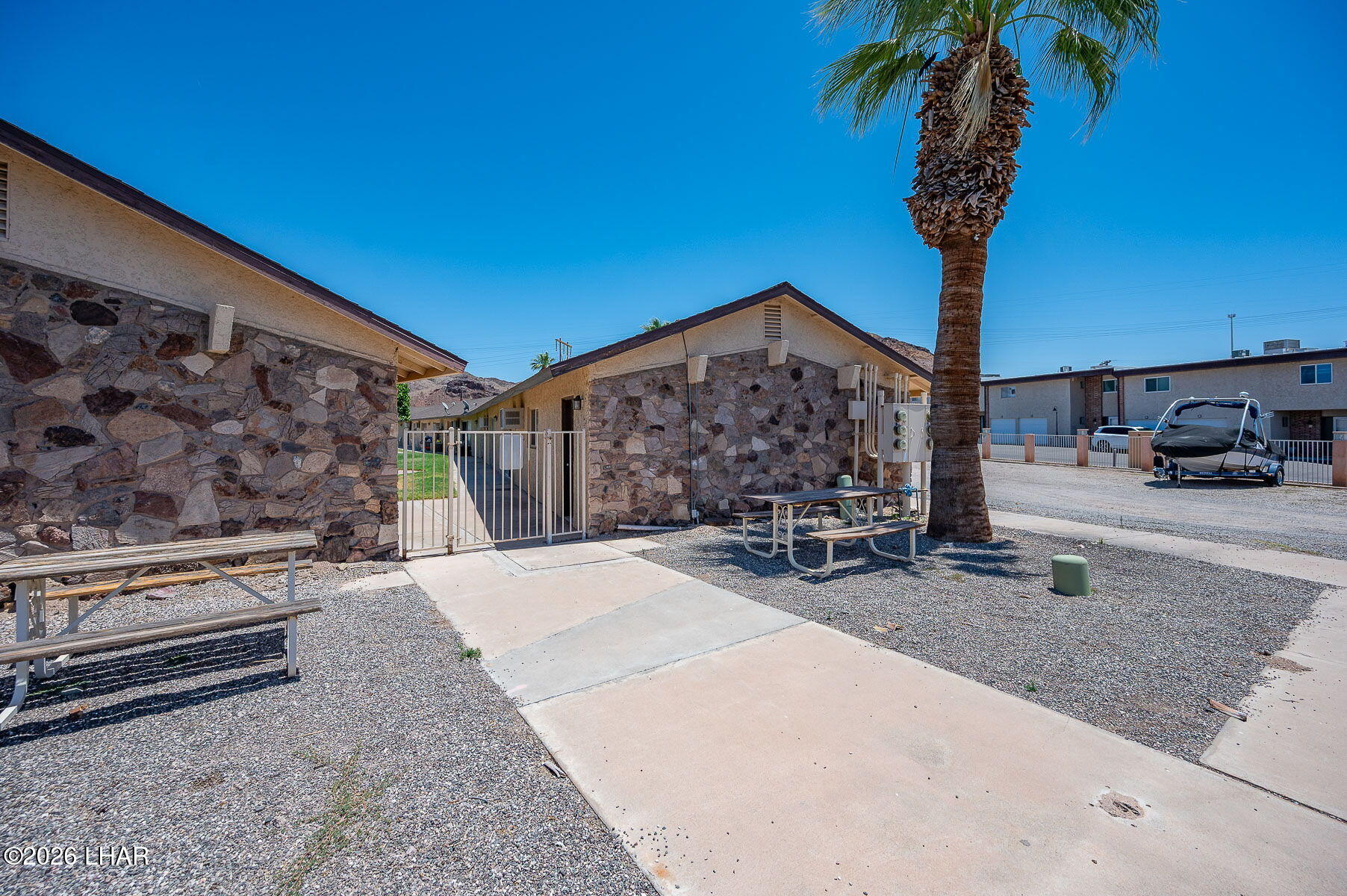 9122 Riverside Drive, Unit 2 Parker, AZ 85344 - Photo 21 of 37 24-web-or-mls-9122 Riverside Dr Parker A