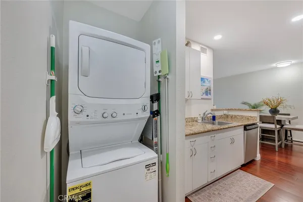 $515,000 | 1801 East Katella Avenue, Unit 2029, Anaheim, CA 92805