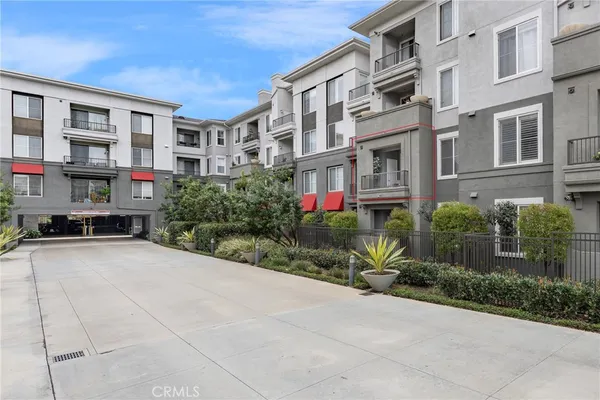 $515,000 | 1801 East Katella Avenue, Unit 2029, Anaheim, CA 92805