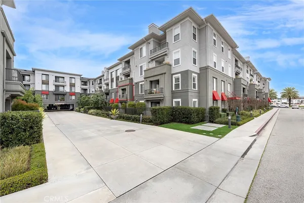$515,000 | 1801 East Katella Avenue, Unit 2029, Anaheim, CA 92805