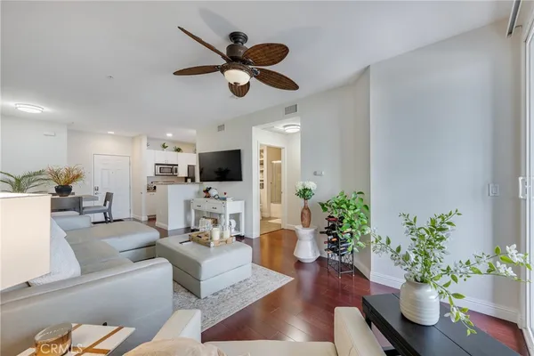 $515,000 | 1801 East Katella Avenue, Unit 2029, Anaheim, CA 92805