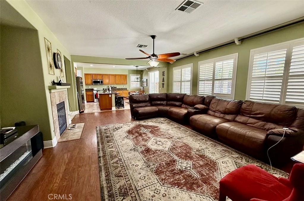 278 Overleaf Way San Jacinto, CA 92582 - Photo 3 of 9