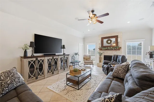 $420,000 | 912 Queen Elizabeth Drive, Waco, TX 76657