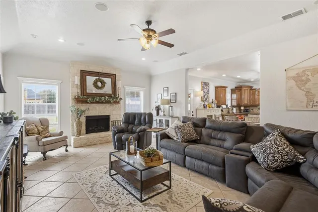 $420,000 | 912 Queen Elizabeth Drive, Waco, TX 76657