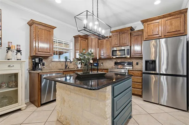 $420,000 | 912 Queen Elizabeth Drive, Waco, TX 76657