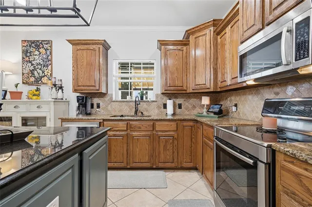 $420,000 | 912 Queen Elizabeth Drive, Waco, TX 76657