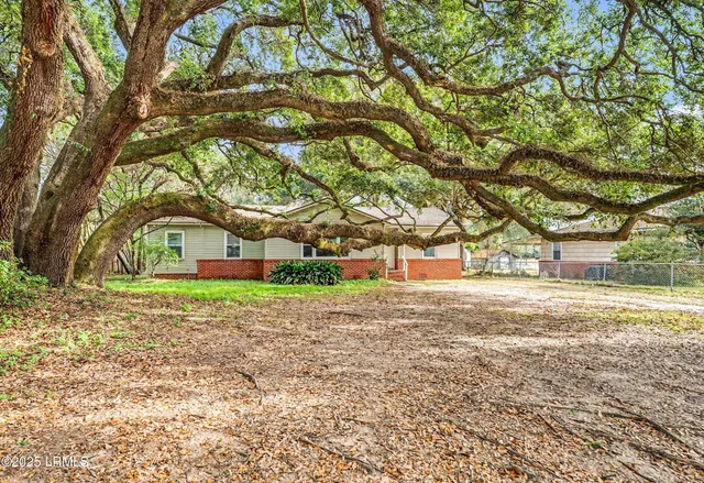 $375,000 | 1505 State Rd S-7-202, Beaufort, SC 29902