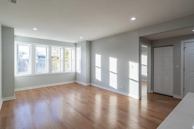 $1,800 | 6647 South St Lawrence Avenue, Unit 1, Chicago, IL 60637