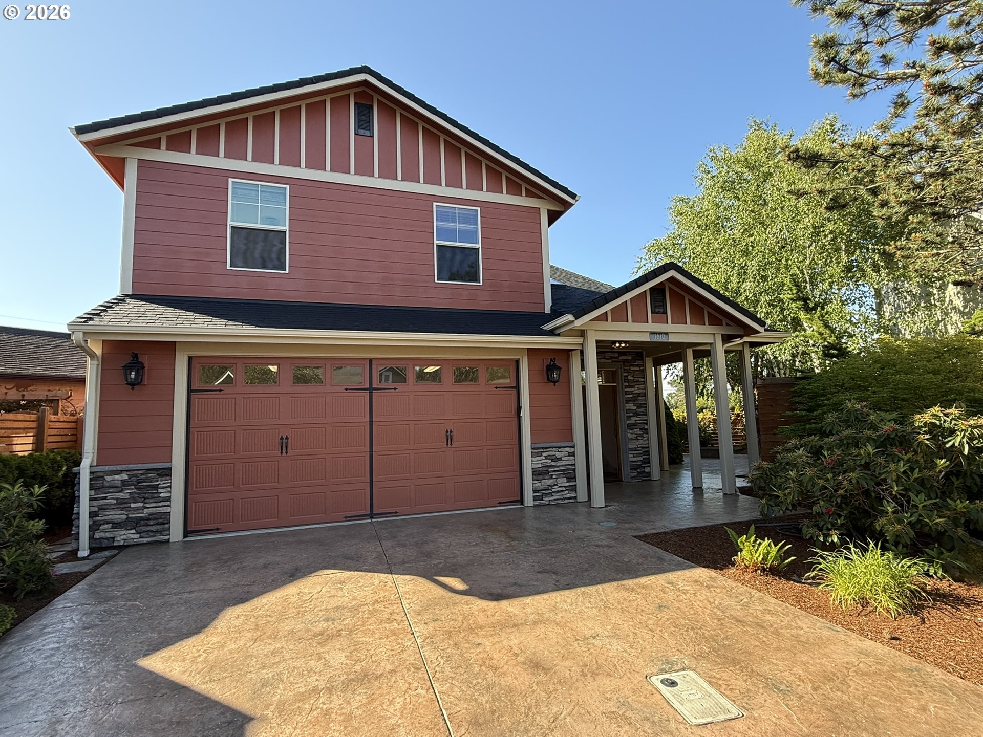 1610 38th Loop Florence, OR 97439 - Photo 1 of 37