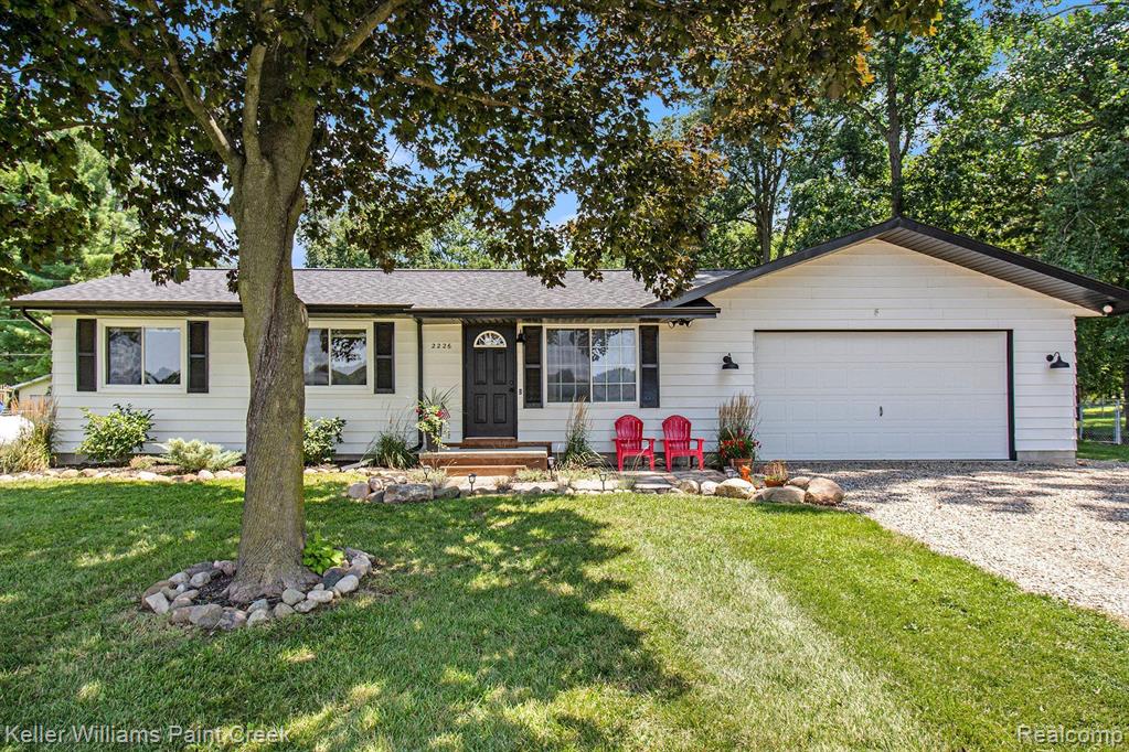 2226 Layton Road Fowlerville, MI 48836 - Photo 1 of 17