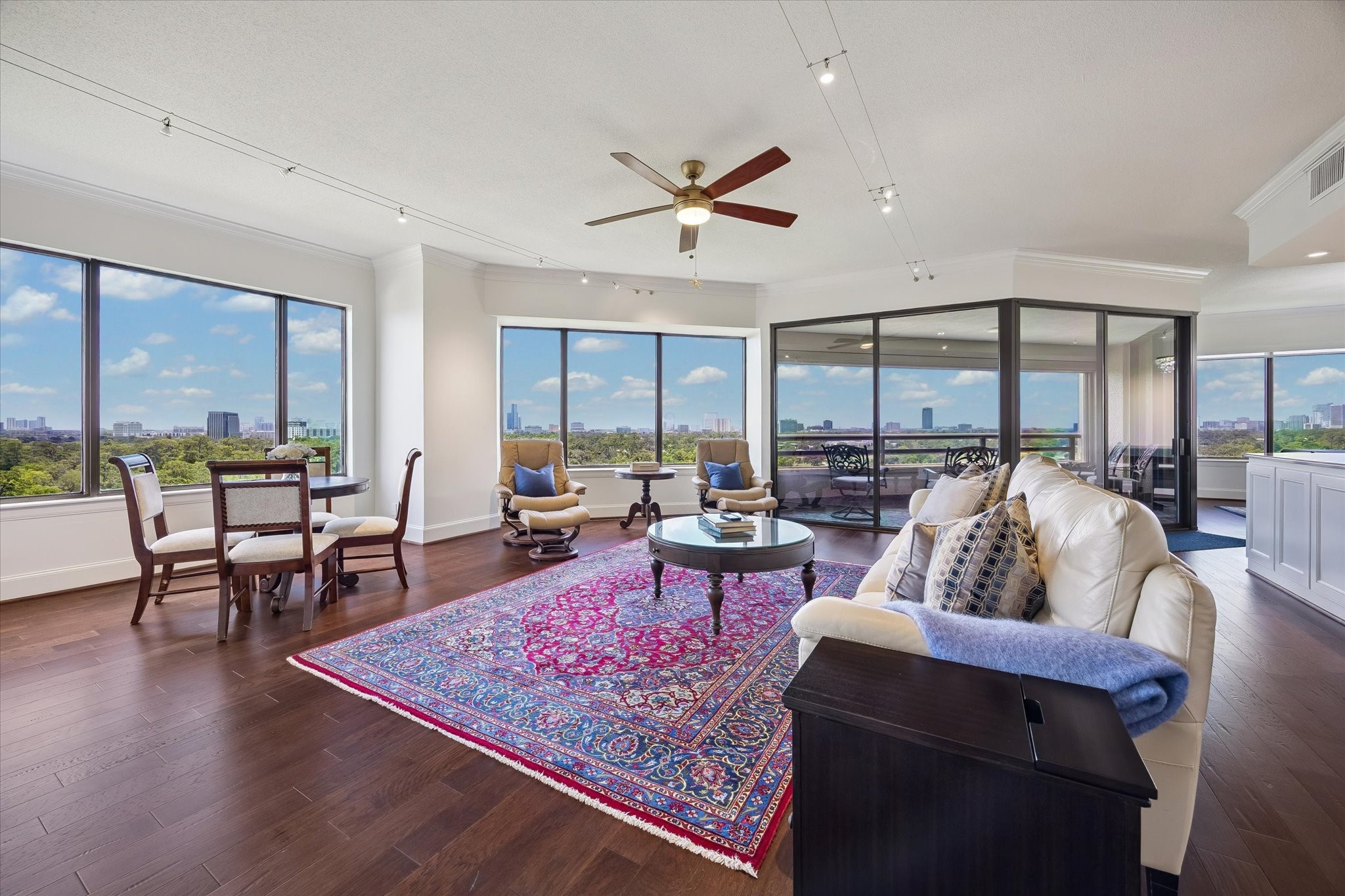 101 Westcott Street, Unit 1202 Houston, TX 77007 - Photo 4 of 40 Living and dining space views ROCC golf course, Downtown and Galleria!