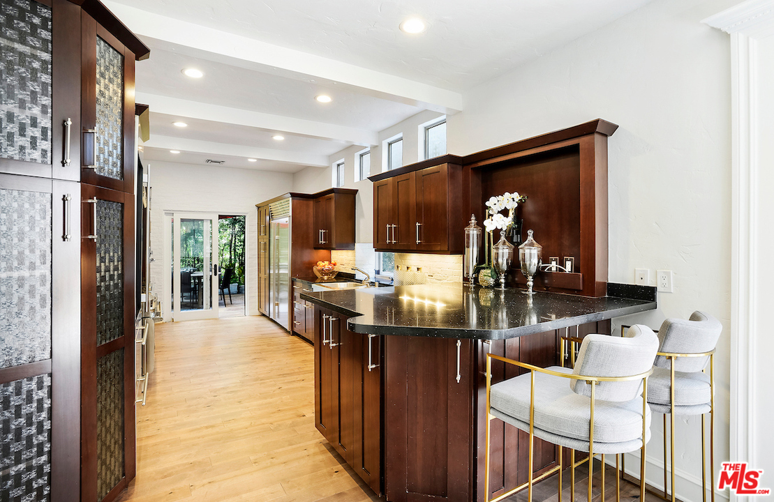 1501 North Beverly Drive Beverly Hills, CA 90210 - Photo 13 of 40