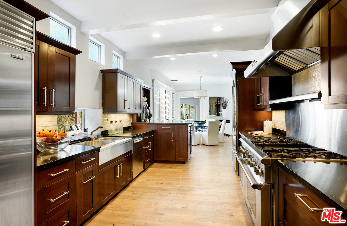 1501 North Beverly Drive Beverly Hills, CA 90210 - Photo 16 of 40