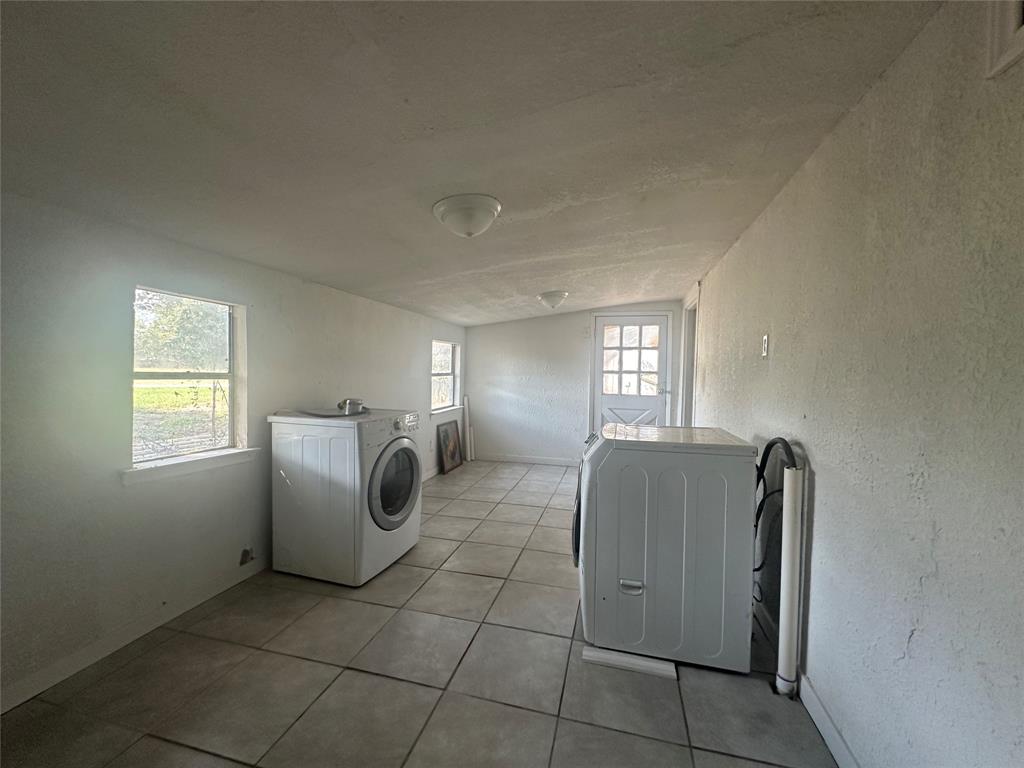 2764 West Highway 199 Springtown, TX 76082 - Photo 13 of 21
