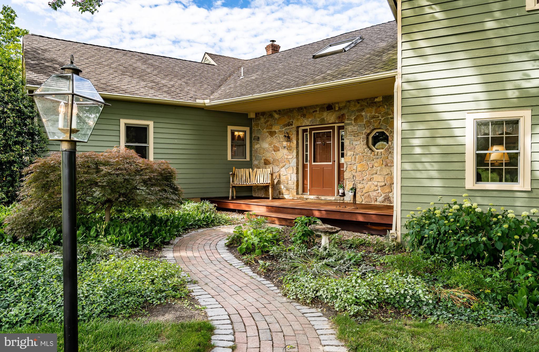 580 Woodview Road Avondale, PA 19311 - Photo 3 of 48 Front of House