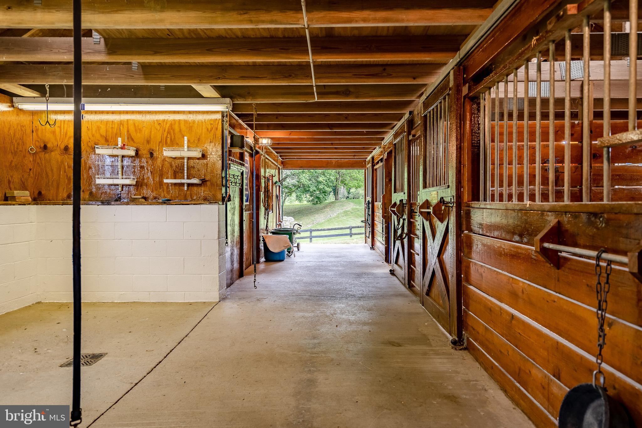 580 Woodview Road Avondale, PA 19311 - Photo 35 of 48 Barn