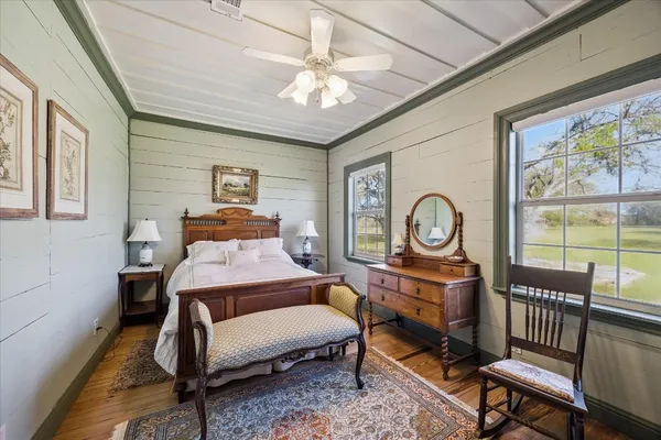 $2,480,000 | 10137 Fm-390, Burton, TX 77835