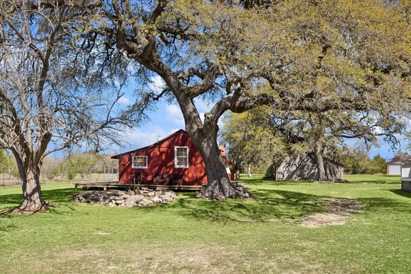$2,480,000 | 10137 Fm-390, Burton, TX 77835
