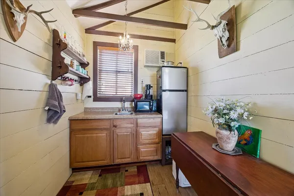 $2,480,000 | 10137 Fm-390, Burton, TX 77835