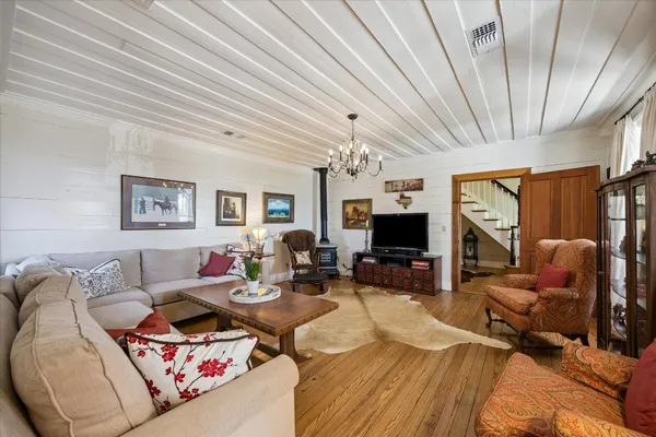 $2,480,000 | 10137 Fm-390, Burton, TX 77835