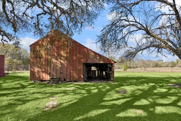 $2,480,000 | 10137 Fm-390, Burton, TX 77835
