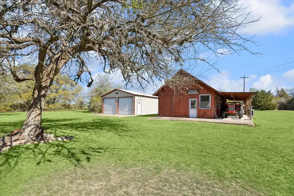 $2,480,000 | 10137 Fm-390, Burton, TX 77835