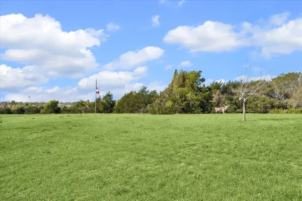 $2,480,000 | 10137 Fm-390, Burton, TX 77835