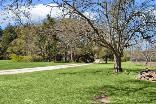 $2,480,000 | 10137 Fm-390, Burton, TX 77835