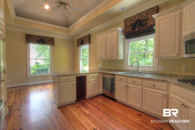 170 Clubhouse Circle Fairhope, AL 36532 - Photo 16 of 38 kitchen