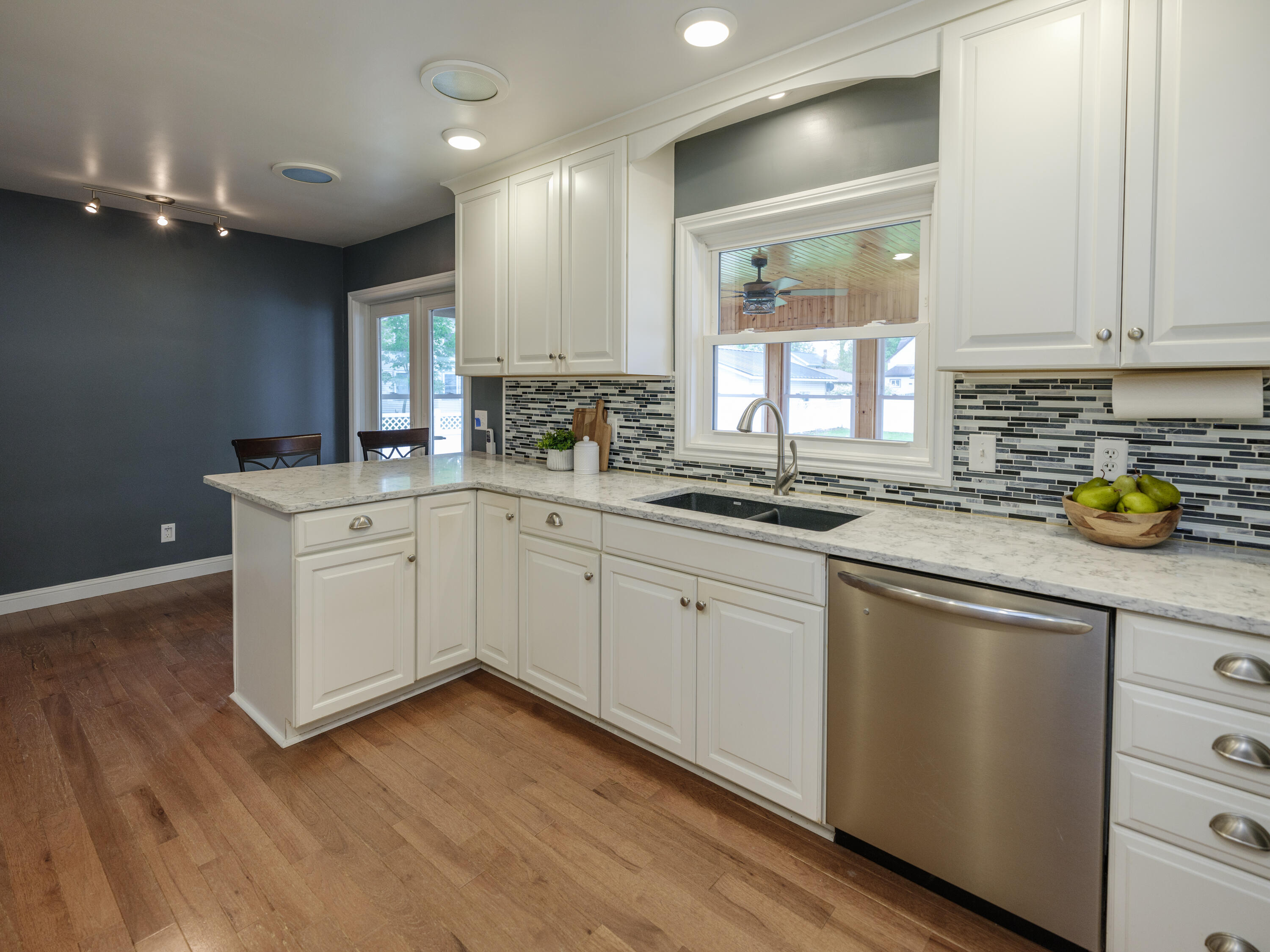 225 Clinton Street Mendon, MI 49072 - Photo 8 of 28 225 Clinton-108