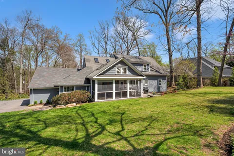 $1,695,000 | 9218 Aldershot Drive, Bethesda, MD 20817