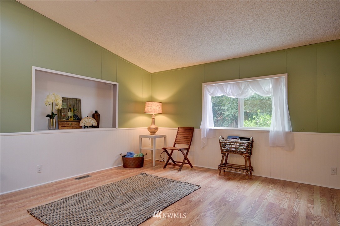 7986 Maple Point Drive Clinton, WA 98236 - Photo 3 of 25 Gallery Image 3