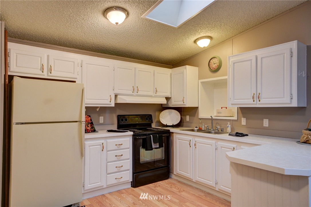 7986 Maple Point Drive Clinton, WA 98236 - Photo 8 of 25 Gallery Image 8