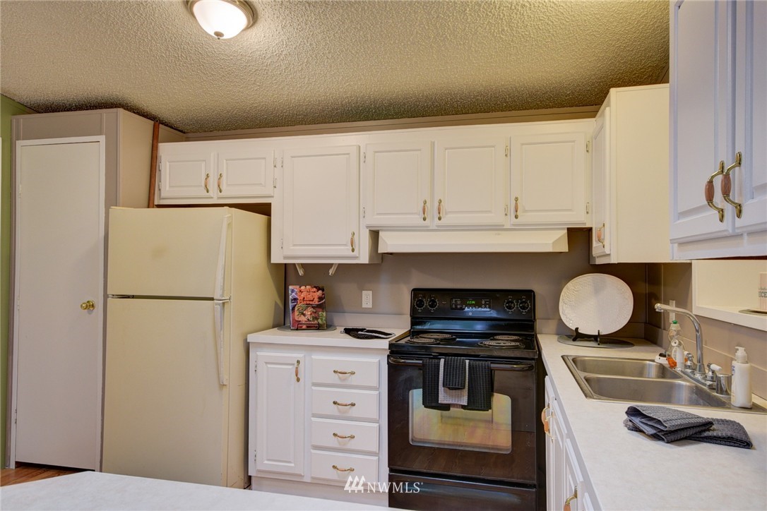 7986 Maple Point Drive Clinton, WA 98236 - Photo 9 of 25 Gallery Image 9