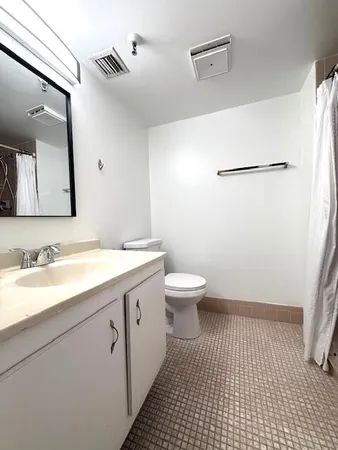 $2,000 | 4570 Northwest 18th Avenue, Unit 609, Deerfield Beach, FL 33064
