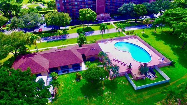 $2,000 | 4570 Northwest 18th Avenue, Unit 609, Deerfield Beach, FL 33064