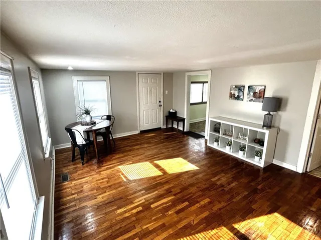 $97,000 | 1901 South Hardy Avenue, Independence, MO 64052