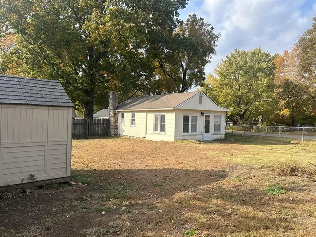 $97,000 | 1901 South Hardy Avenue, Independence, MO 64052