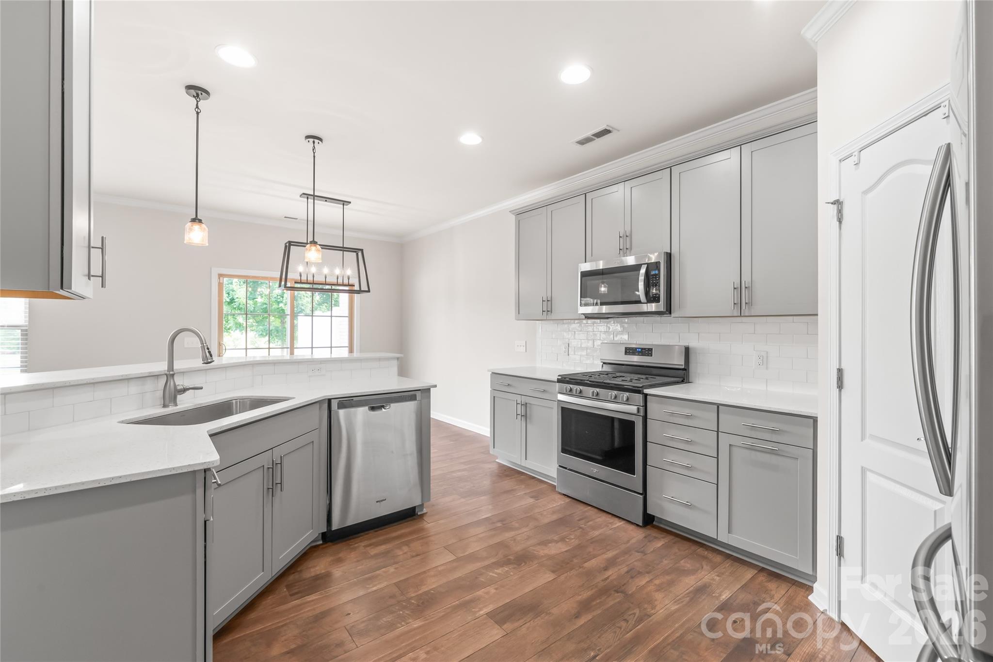 4010 Woodsmill Road Fort Mill, SC 29707 - Photo 7 of 37