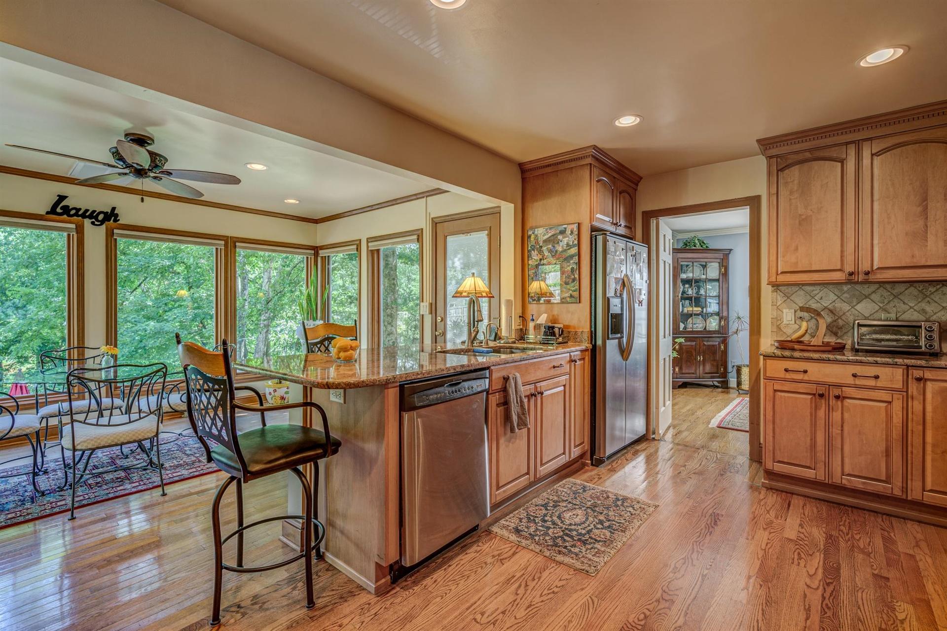 3258 White Oak Road Southwest Roanoke, VA 24014 - Photo 12 of 43 10-3258 White Oak 010