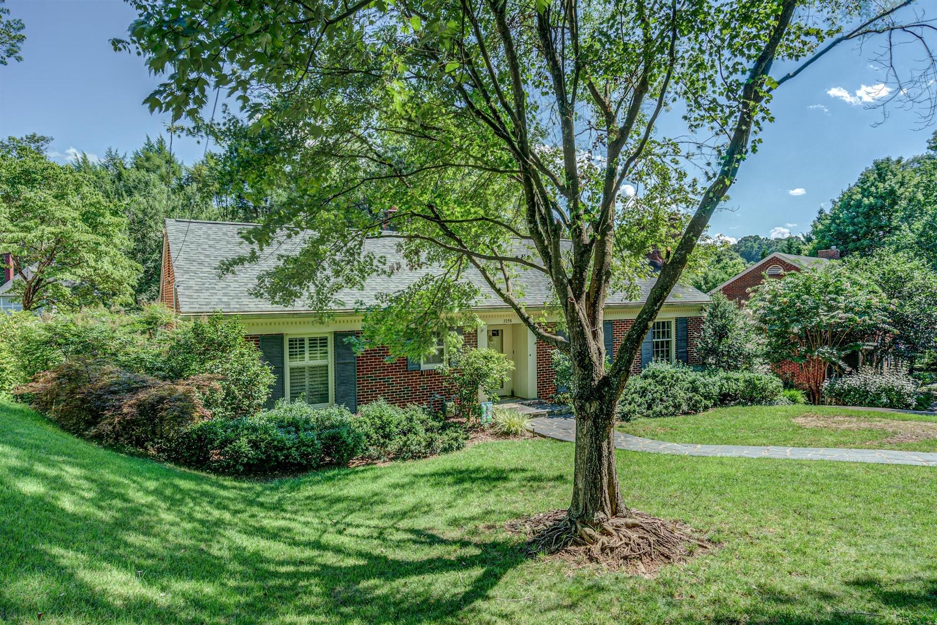 3258 White Oak Road Southwest Roanoke, VA 24014 - Photo 3 of 43 03-3258 White Oak 003