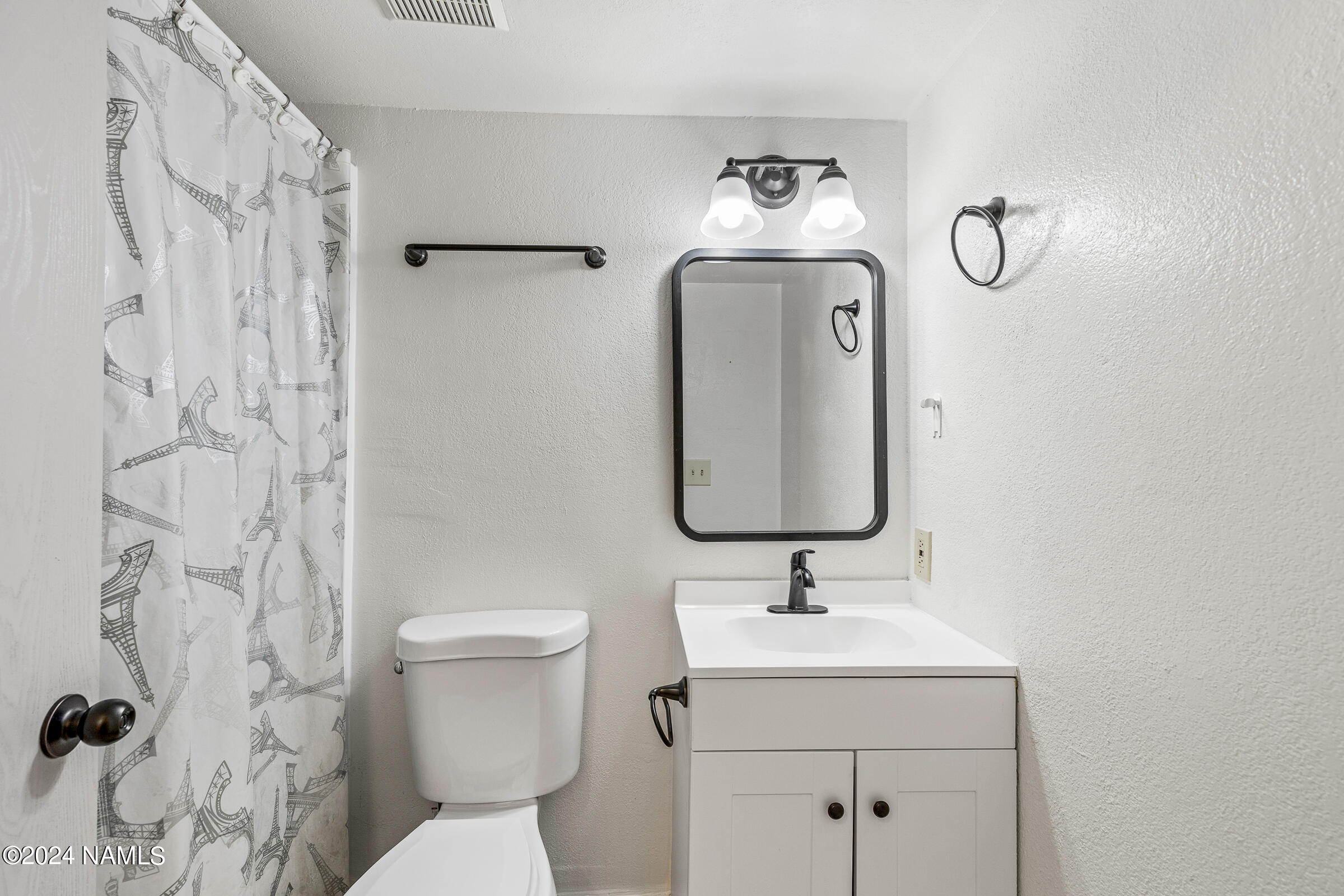 1200 South Riordan Ranch Street, Unit 2 Flagstaff, AZ 86001 - Photo 11 of 20 Bathroom 1