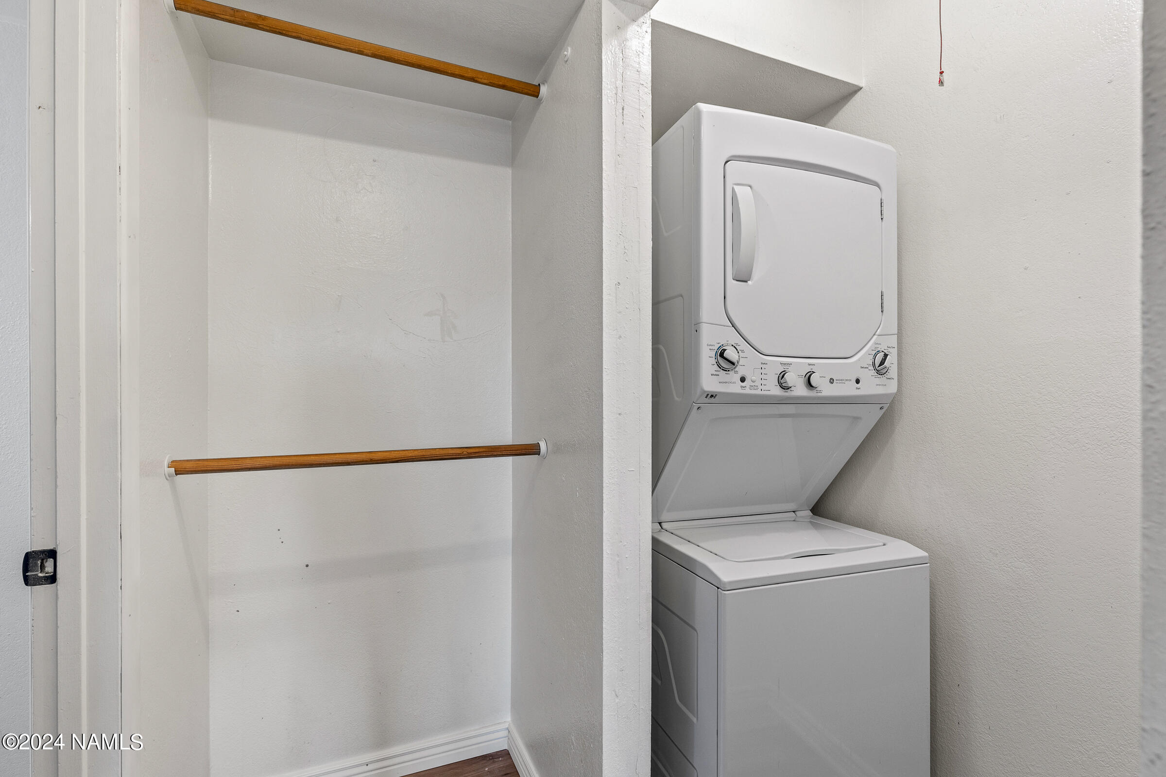 1200 South Riordan Ranch Street, Unit 2 Flagstaff, AZ 86001 - Photo 12 of 20 Laundry