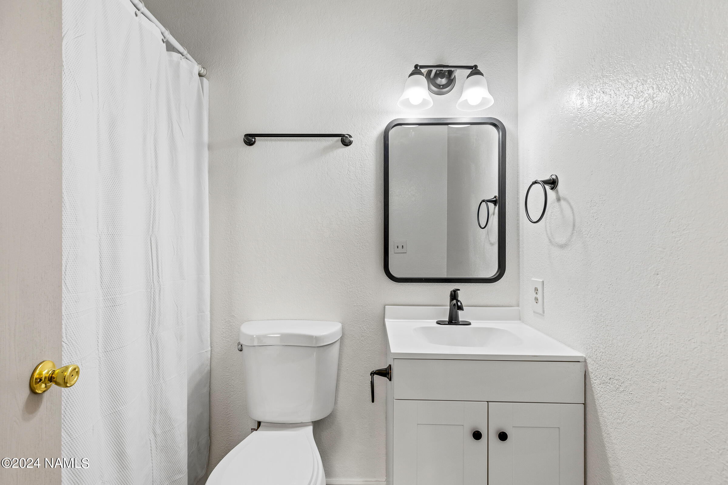 1200 South Riordan Ranch Street, Unit 2 Flagstaff, AZ 86001 - Photo 17 of 20 Bathroom 2